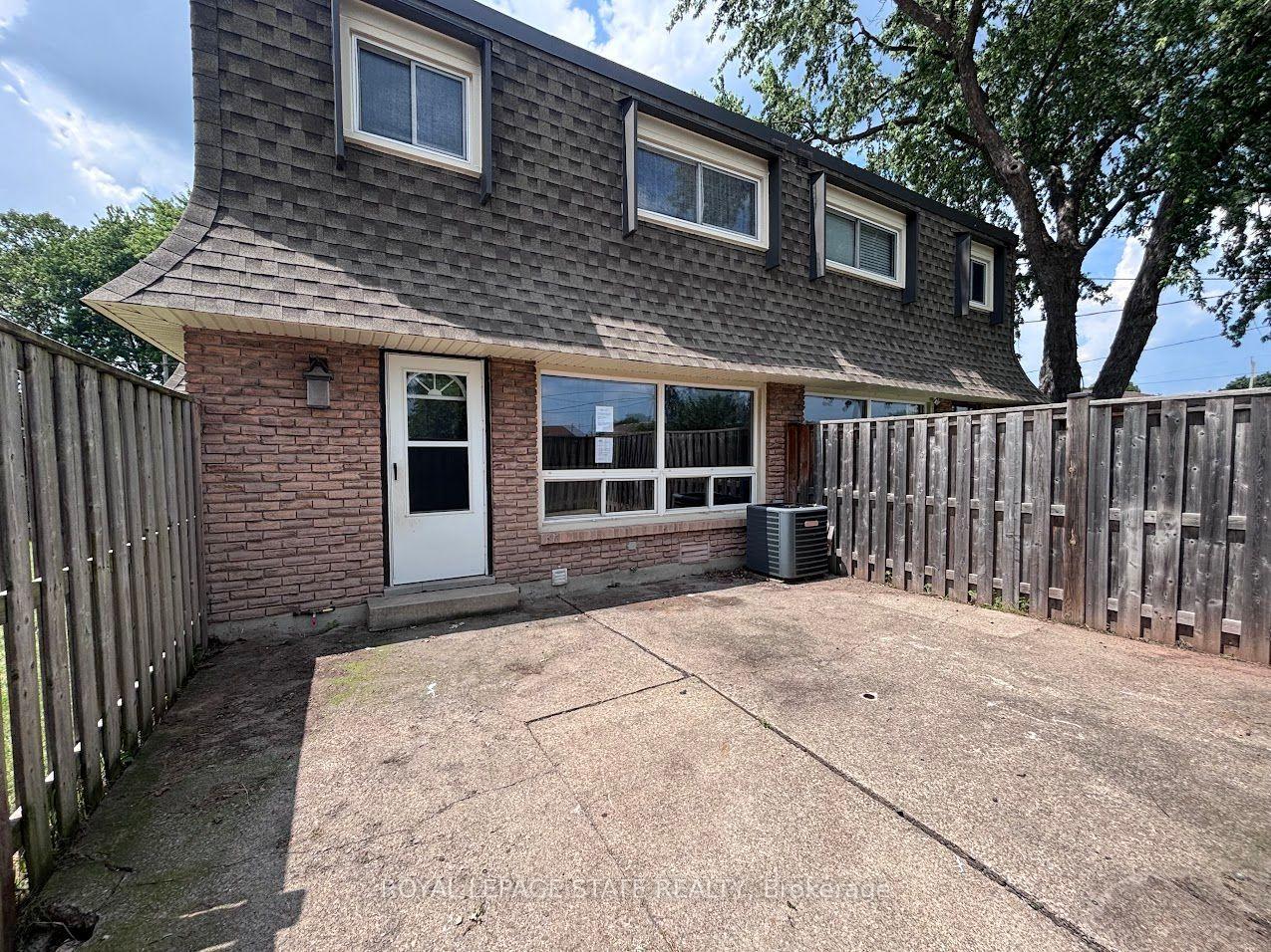 Photo 3 of Unit 304, 5 Viking Court, Grimsby, Grimsby Beach — HOMEH