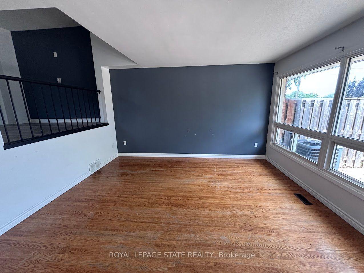 Photo 5 of Unit 304, 5 Viking Court, Grimsby, Grimsby Beach — HOMEH