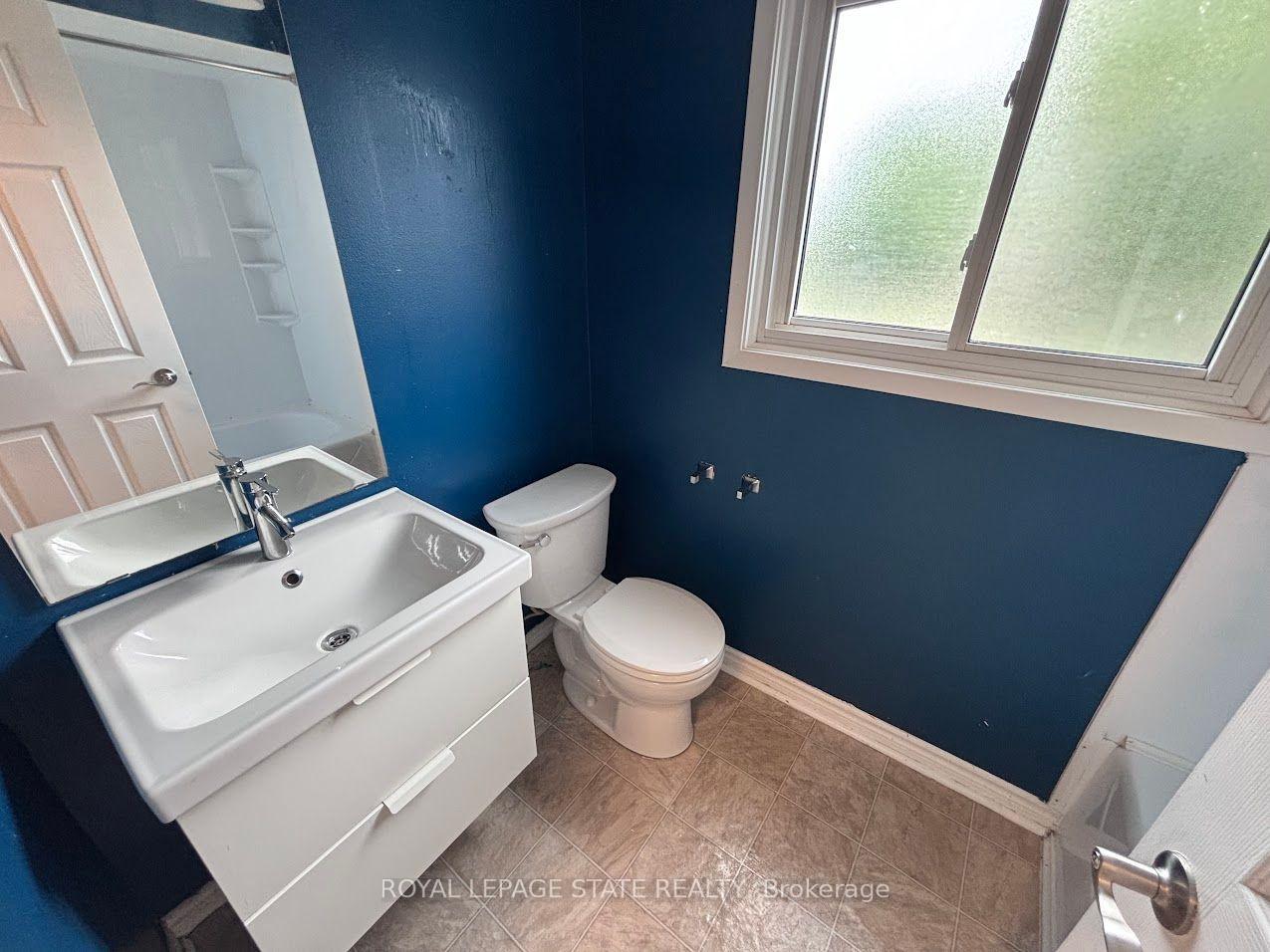 Photo 9 of Unit 304, 5 Viking Court, Grimsby, Grimsby Beach — HOMEH