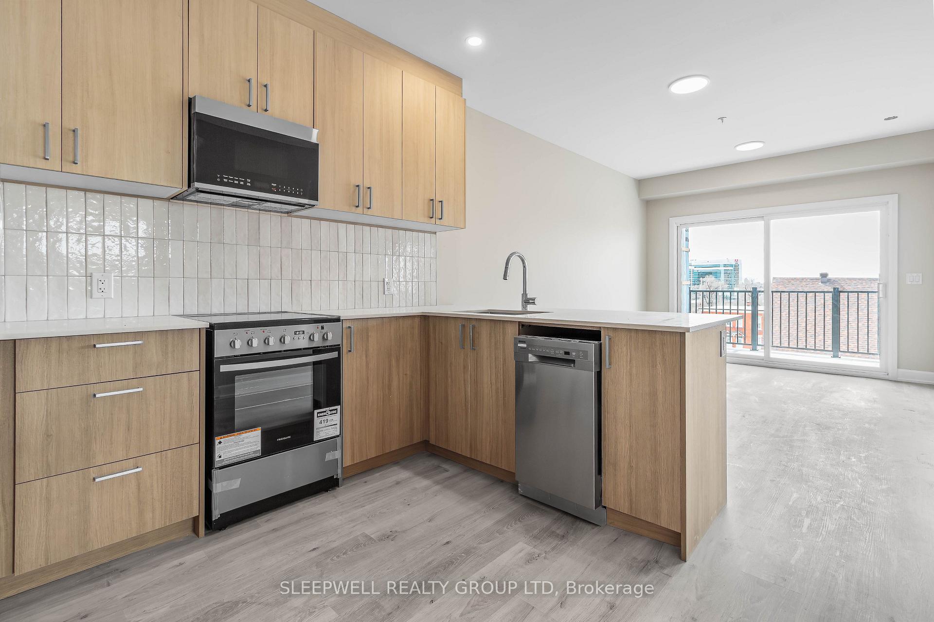 Photo 2 of Unit 403, 370 Cambridge Street N, Ottawa, West Centre Town — HOMEH