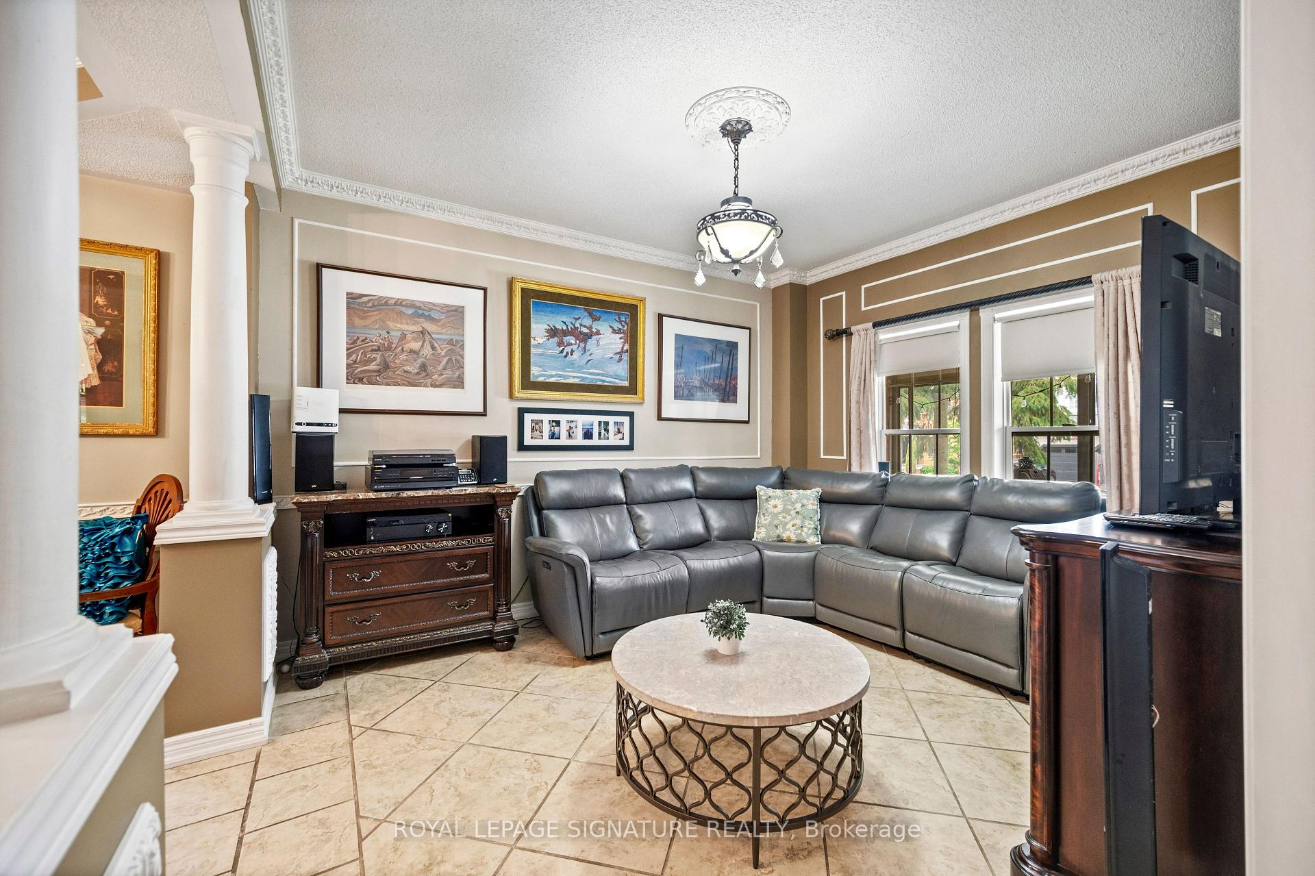 Photo 7 of 11 Downey Drive, Whitby, Brooklin — HOMEH