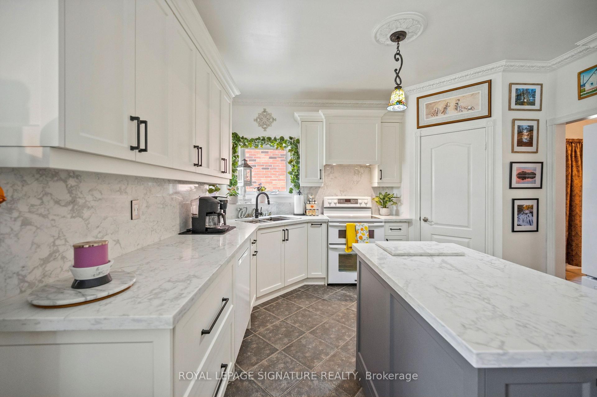 Photo 20 of 11 Downey Drive, Whitby, Brooklin — HOMEH