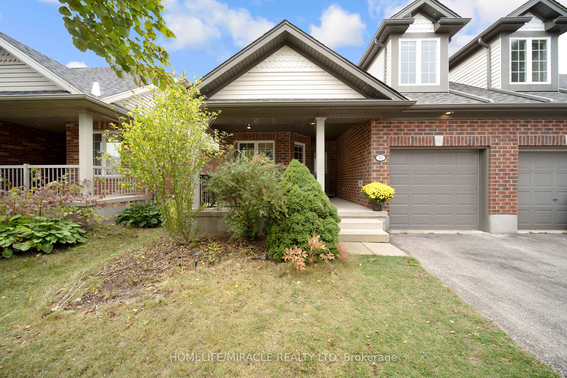 Photo 4 of 93 Lynch Circle, Guelph, Pineridge/Westminster Woods — HOMEH