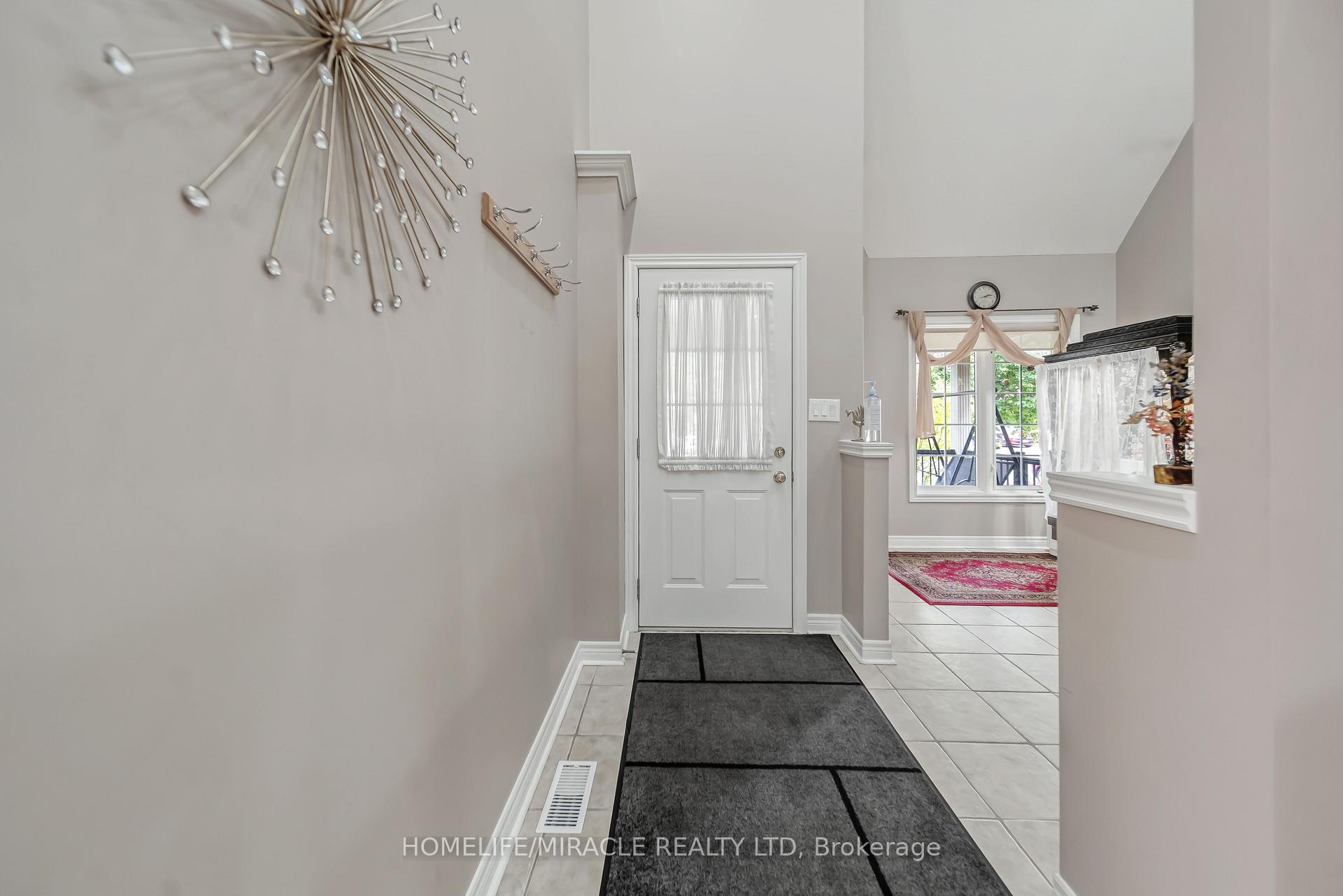 Photo 6 of 93 Lynch Circle, Guelph, Pineridge/Westminster Woods — HOMEH