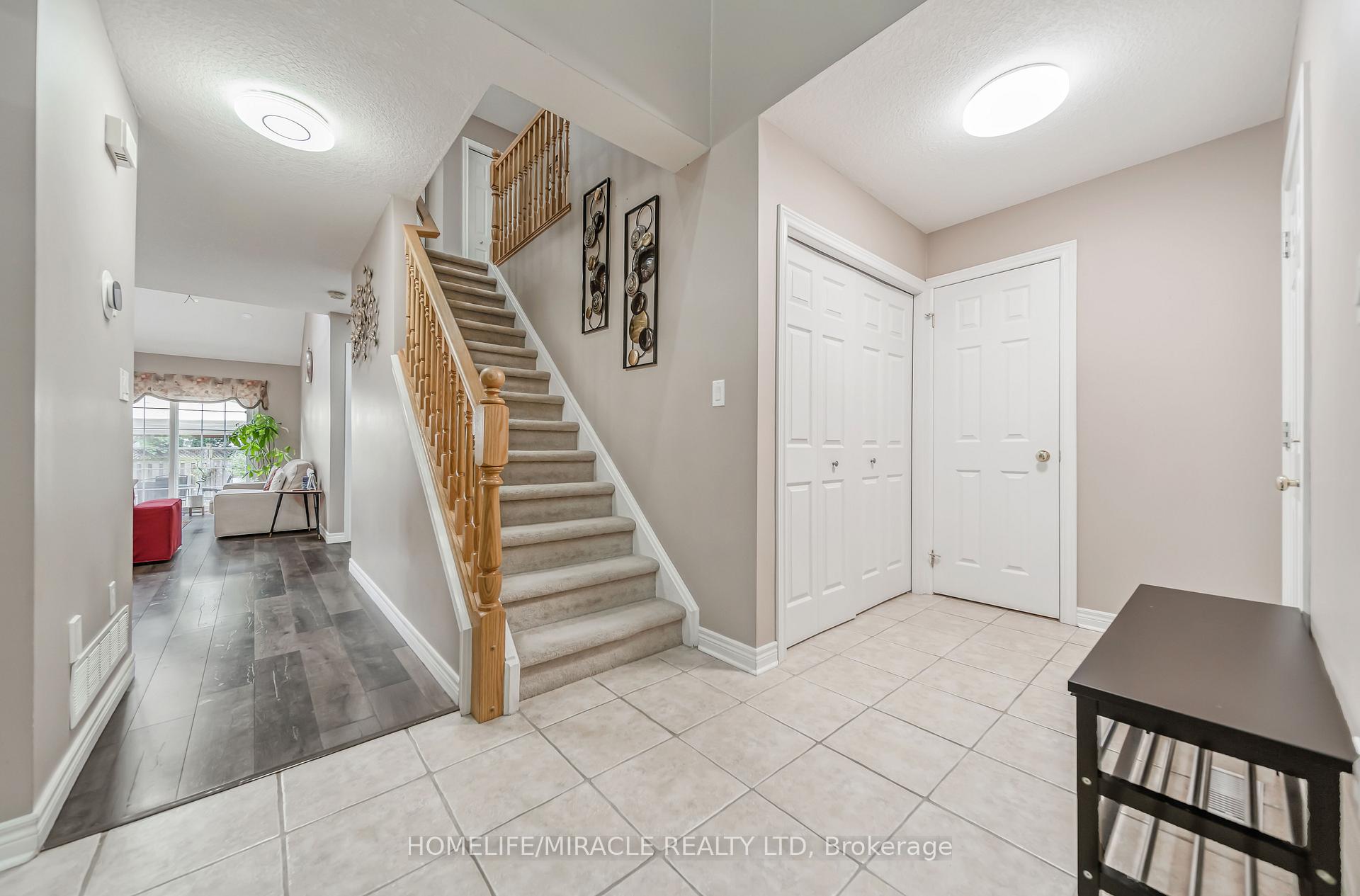 Photo 8 of 93 Lynch Circle, Guelph, Pineridge/Westminster Woods — HOMEH