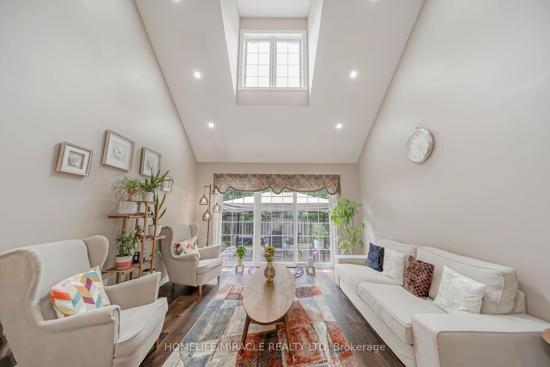 Photo 17 of 93 Lynch Circle, Guelph, Pineridge/Westminster Woods — HOMEH