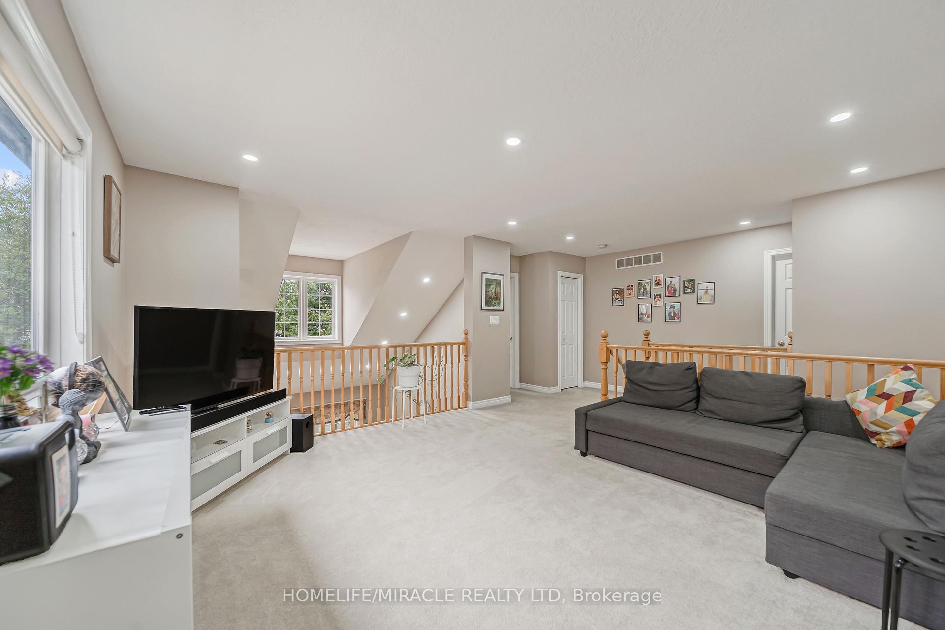 Photo 27 of 93 Lynch Circle, Guelph, Pineridge/Westminster Woods — HOMEH
