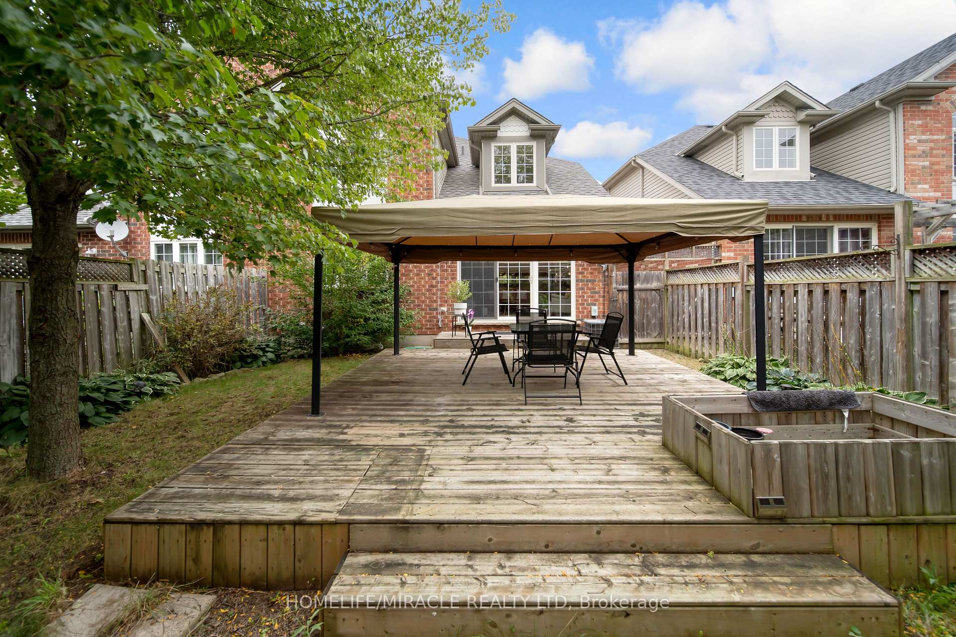 Photo 41 of 93 Lynch Circle, Guelph, Pineridge/Westminster Woods — HOMEH