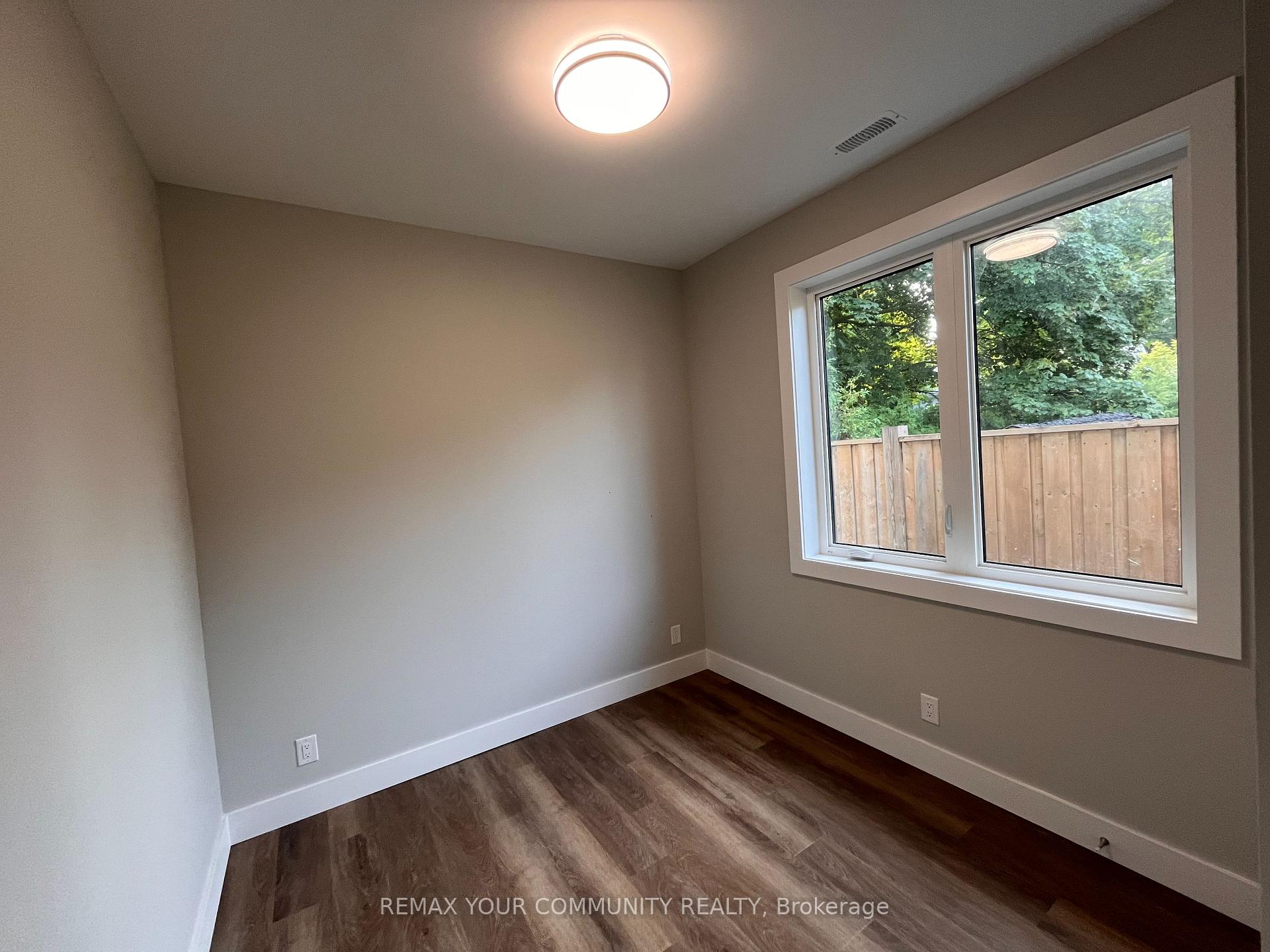 Photo 6 of Unit 3, 19 Cousins Drive, Aurora, Aurora Village — HOMEH