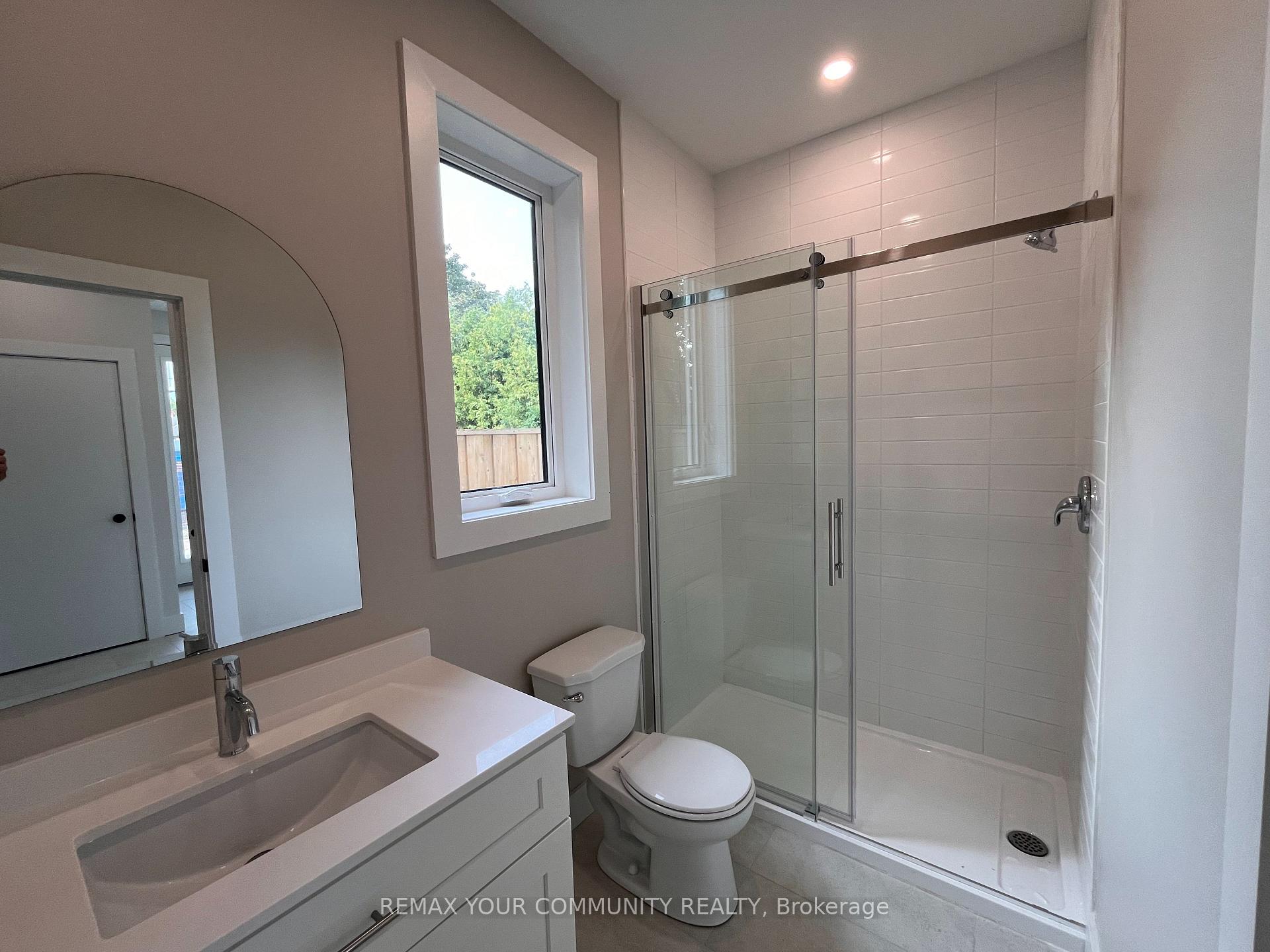 Photo 8 of Unit 3, 19 Cousins Drive, Aurora, Aurora Village — HOMEH