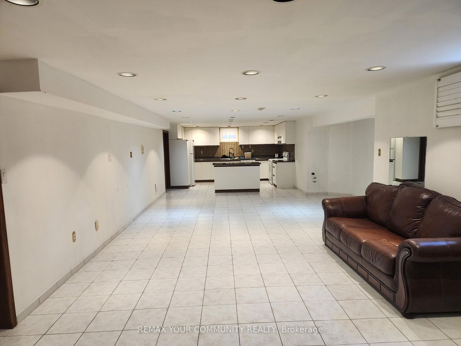 Photo 2 of Unit Basement, 52 Flushing Avenue, Vaughan, East Woodbridge — HOMEH