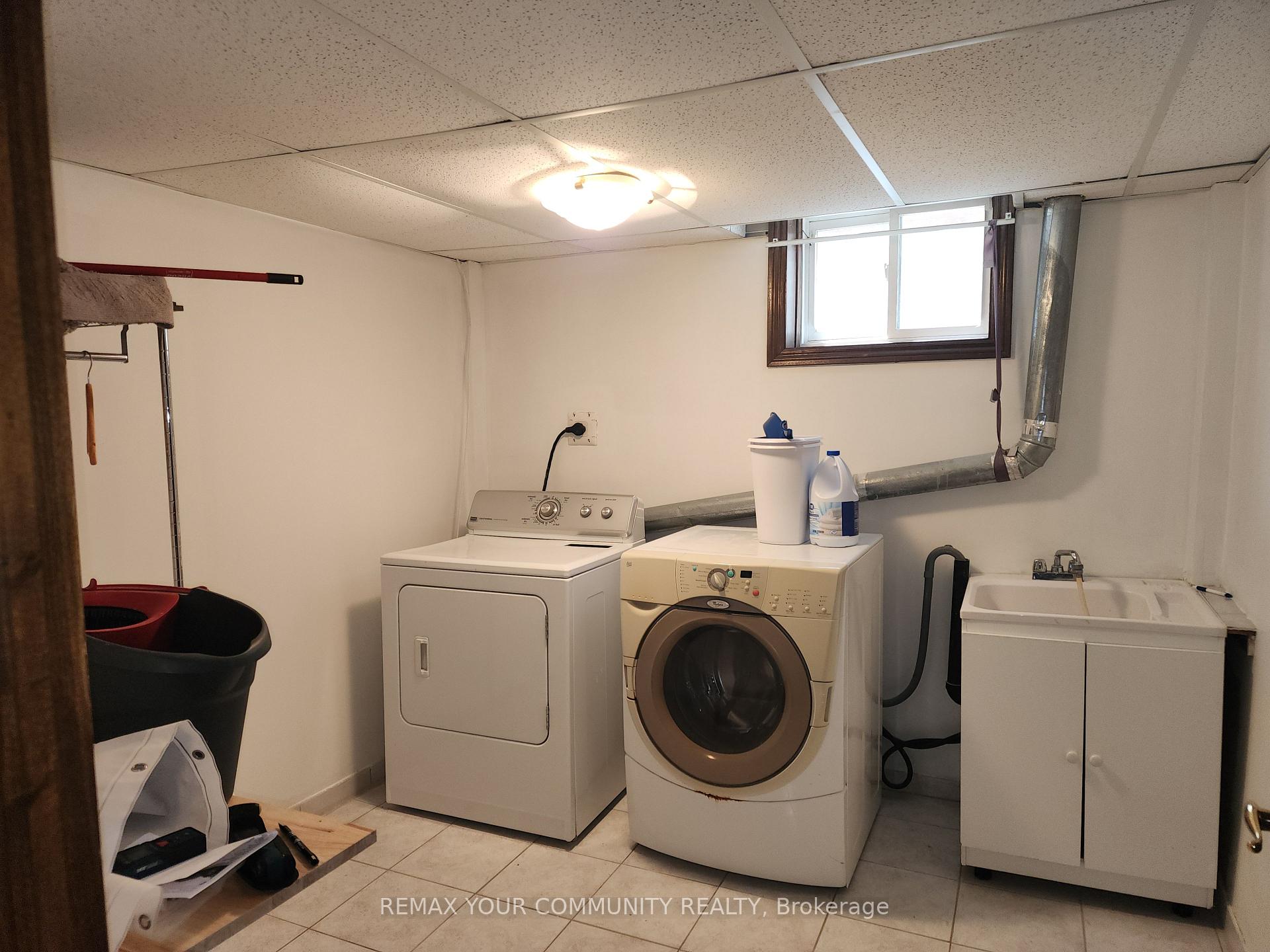 Photo 5 of Unit Basement, 52 Flushing Avenue, Vaughan, East Woodbridge — HOMEH