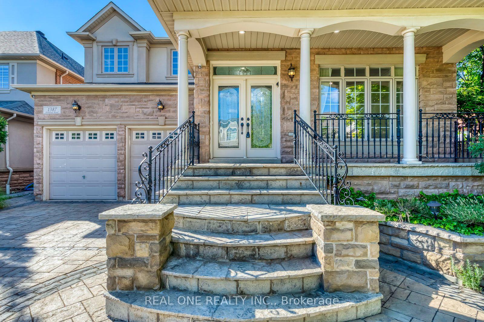 Photo 2 of 1387 Ferncrest Road, Oakville, Joshua Creek — HOMEH