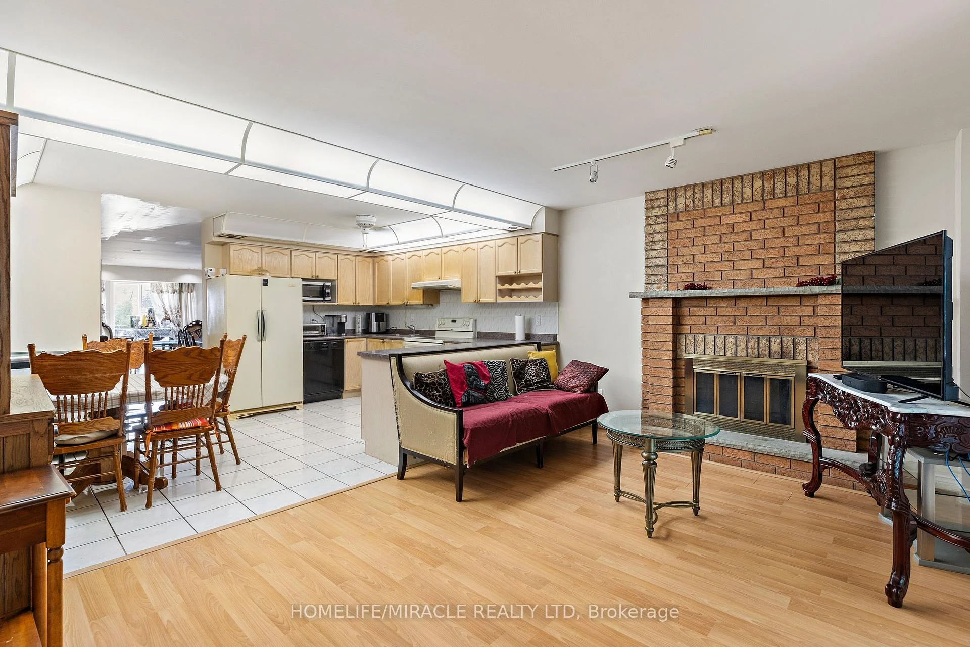 Photo 15 of 33 Torrens Avenue, Toronto, Broadview North — HOMEH