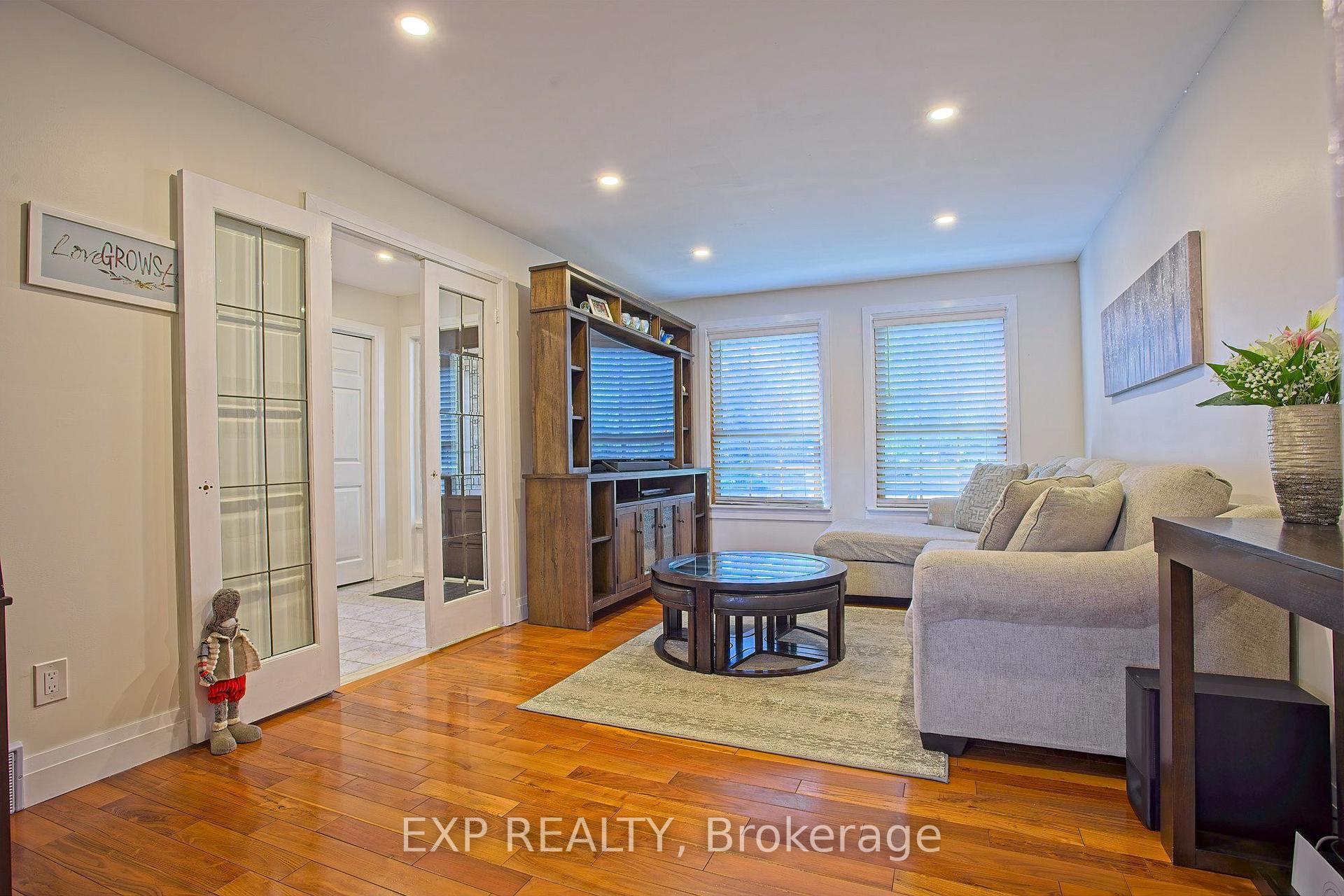 Photo 6 of 39 Ainsworth Street, Hamilton, Stoney Creek Mountain — HOMEH