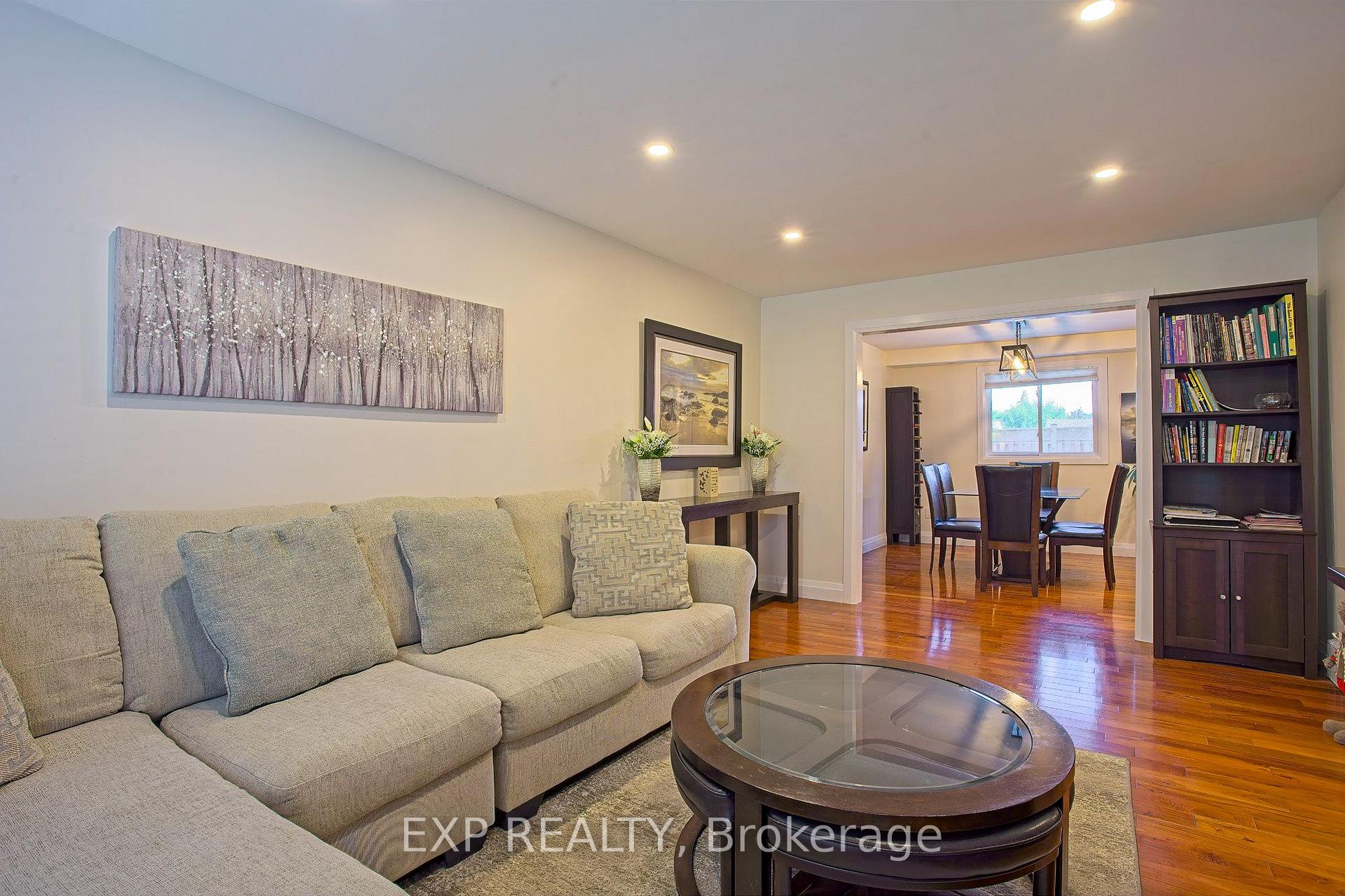 Photo 8 of 39 Ainsworth Street, Hamilton, Stoney Creek Mountain — HOMEH