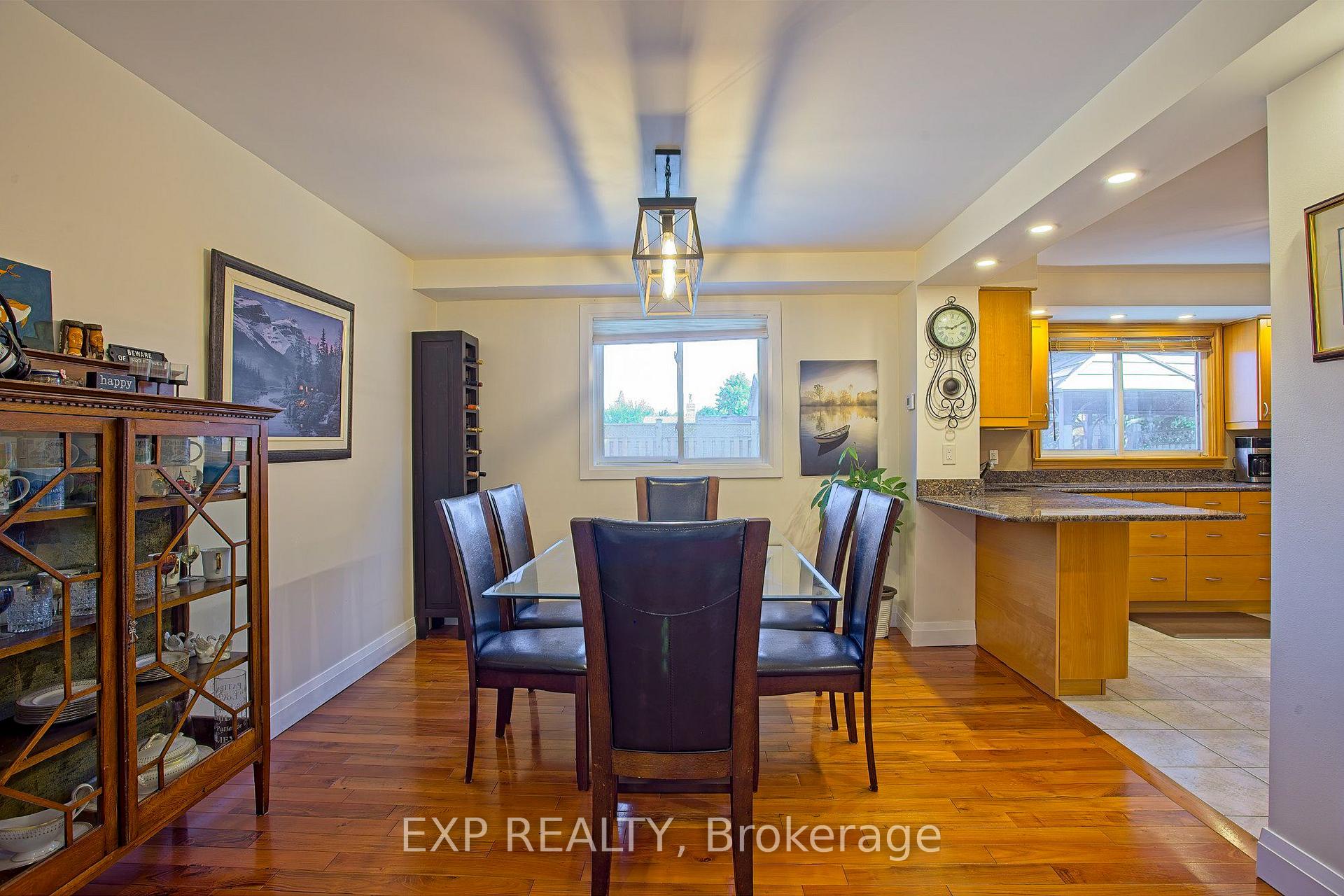 Photo 10 of 39 Ainsworth Street, Hamilton, Stoney Creek Mountain — HOMEH