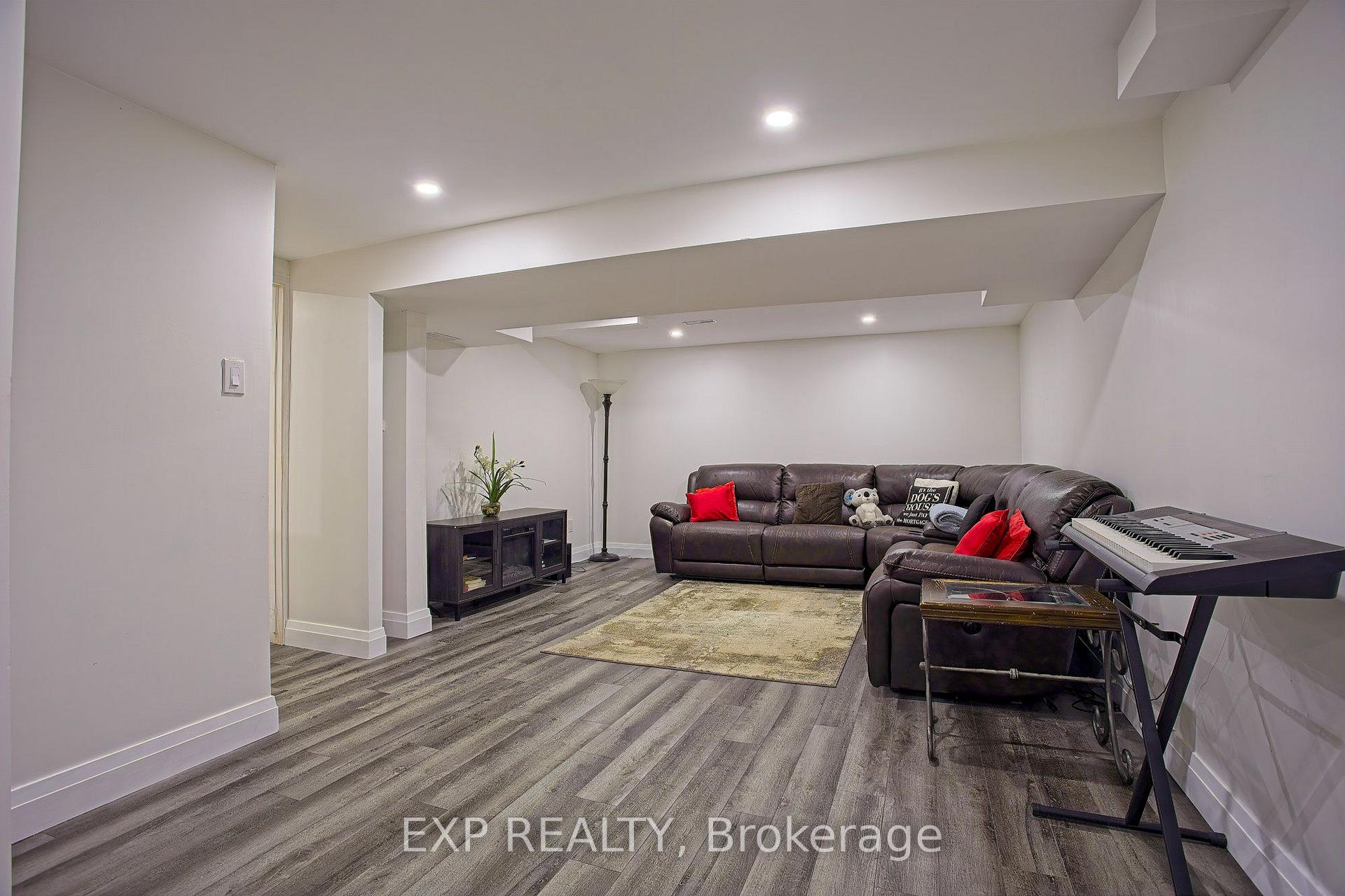Photo 30 of 39 Ainsworth Street, Hamilton, Stoney Creek Mountain — HOMEH