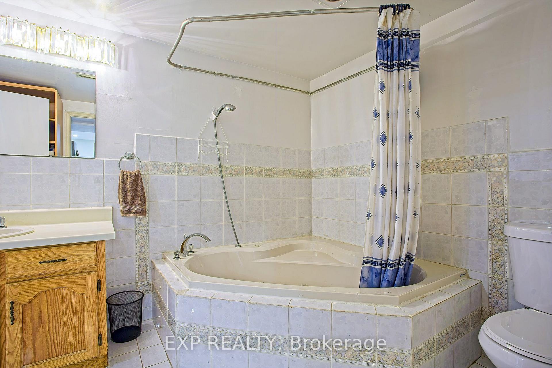 Photo 33 of 39 Ainsworth Street, Hamilton, Stoney Creek Mountain — HOMEH