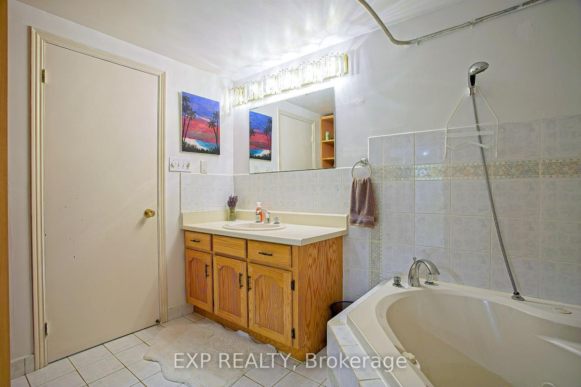 Photo 34 of 39 Ainsworth Street, Hamilton, Stoney Creek Mountain — HOMEH