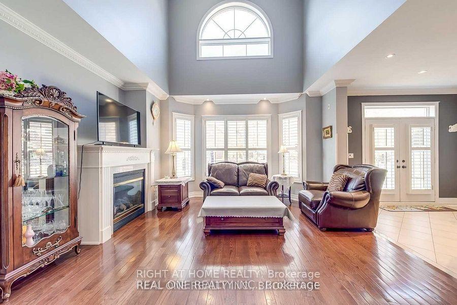 Photo 8 of 96 Spring Azure Crescent, Oakville, Bronte — HOMEH