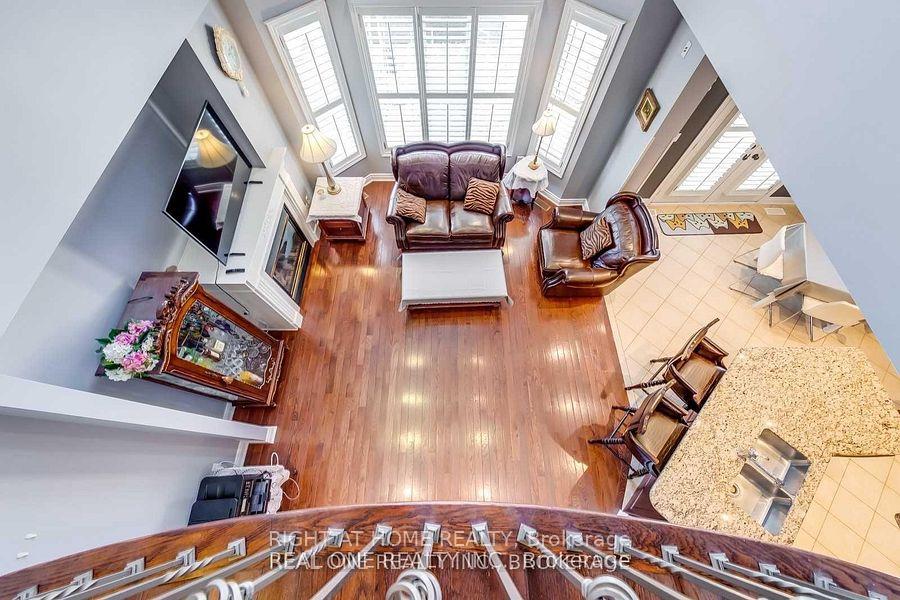 Photo 10 of 96 Spring Azure Crescent, Oakville, Bronte — HOMEH