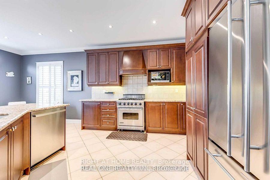 Photo 11 of 96 Spring Azure Crescent, Oakville, Bronte — HOMEH