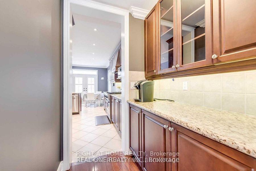 Photo 12 of 96 Spring Azure Crescent, Oakville, Bronte — HOMEH