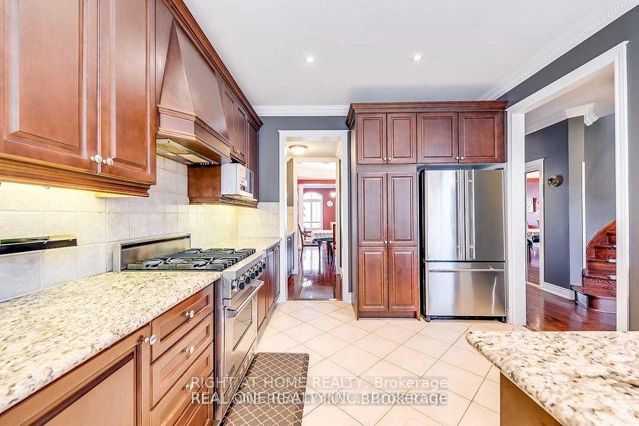 Photo 13 of 96 Spring Azure Crescent, Oakville, Bronte — HOMEH