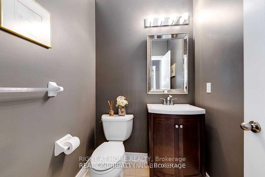 Photo 17 of 96 Spring Azure Crescent, Oakville, Bronte — HOMEH