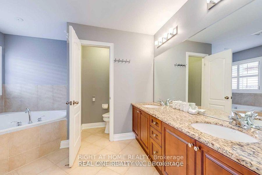 Photo 23 of 96 Spring Azure Crescent, Oakville, Bronte — HOMEH
