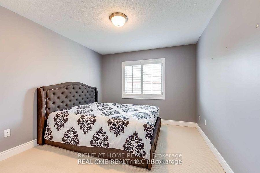 Photo 26 of 96 Spring Azure Crescent, Oakville, Bronte — HOMEH