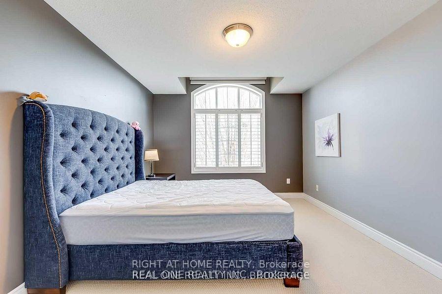 Photo 30 of 96 Spring Azure Crescent, Oakville, Bronte — HOMEH