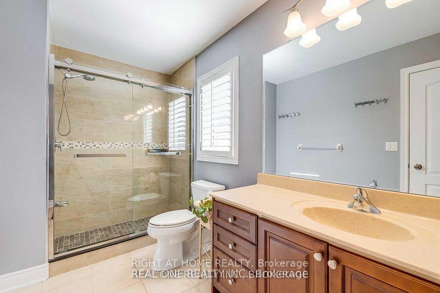 Photo 31 of 96 Spring Azure Crescent, Oakville, Bronte — HOMEH