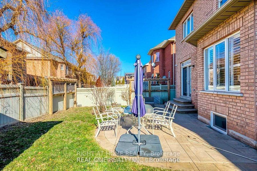 Photo 37 of 96 Spring Azure Crescent, Oakville, Bronte — HOMEH