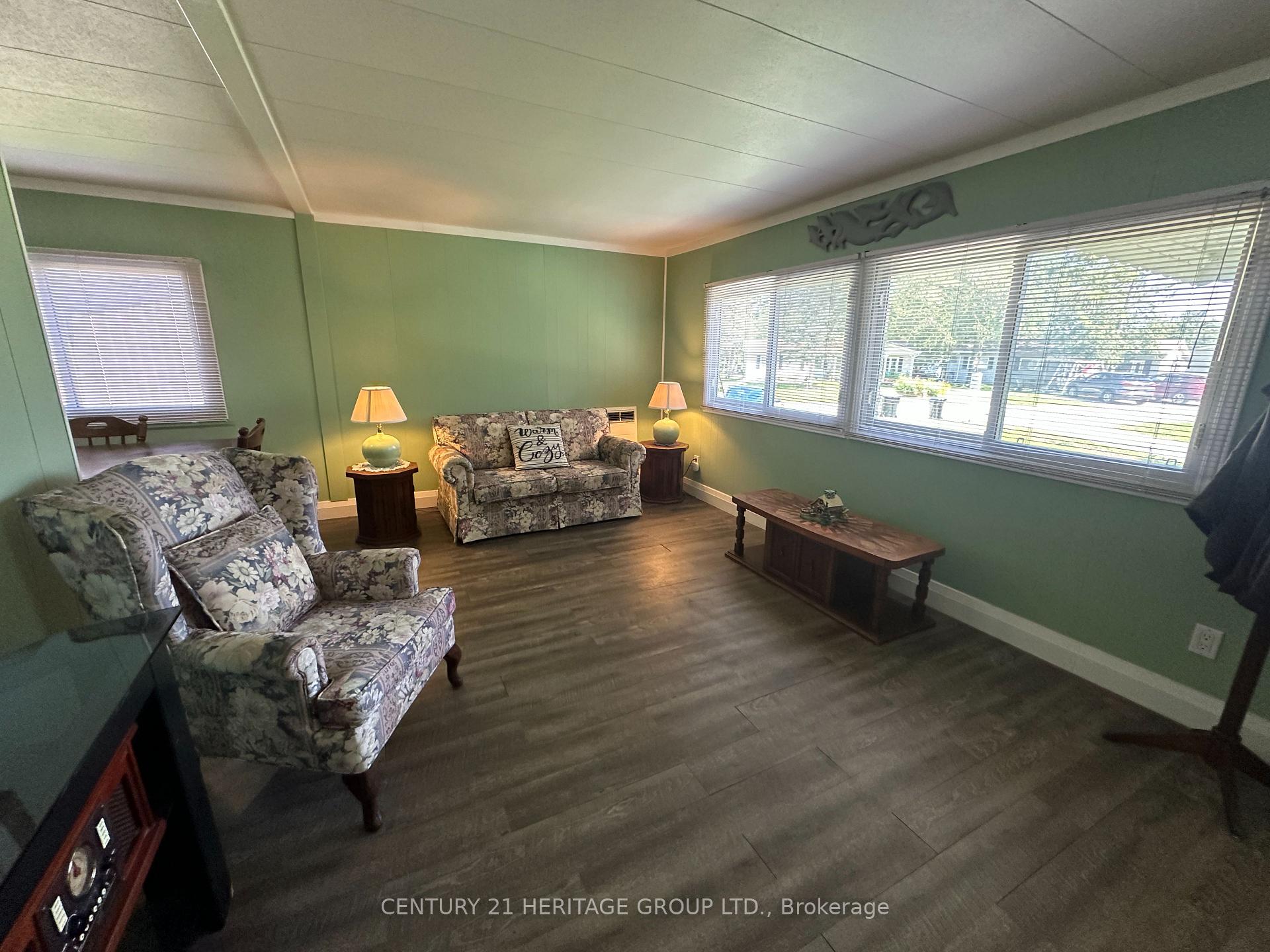 Photo 7 of 11 Maple Court, Innisfil, Rural Innisfil — HOMEH