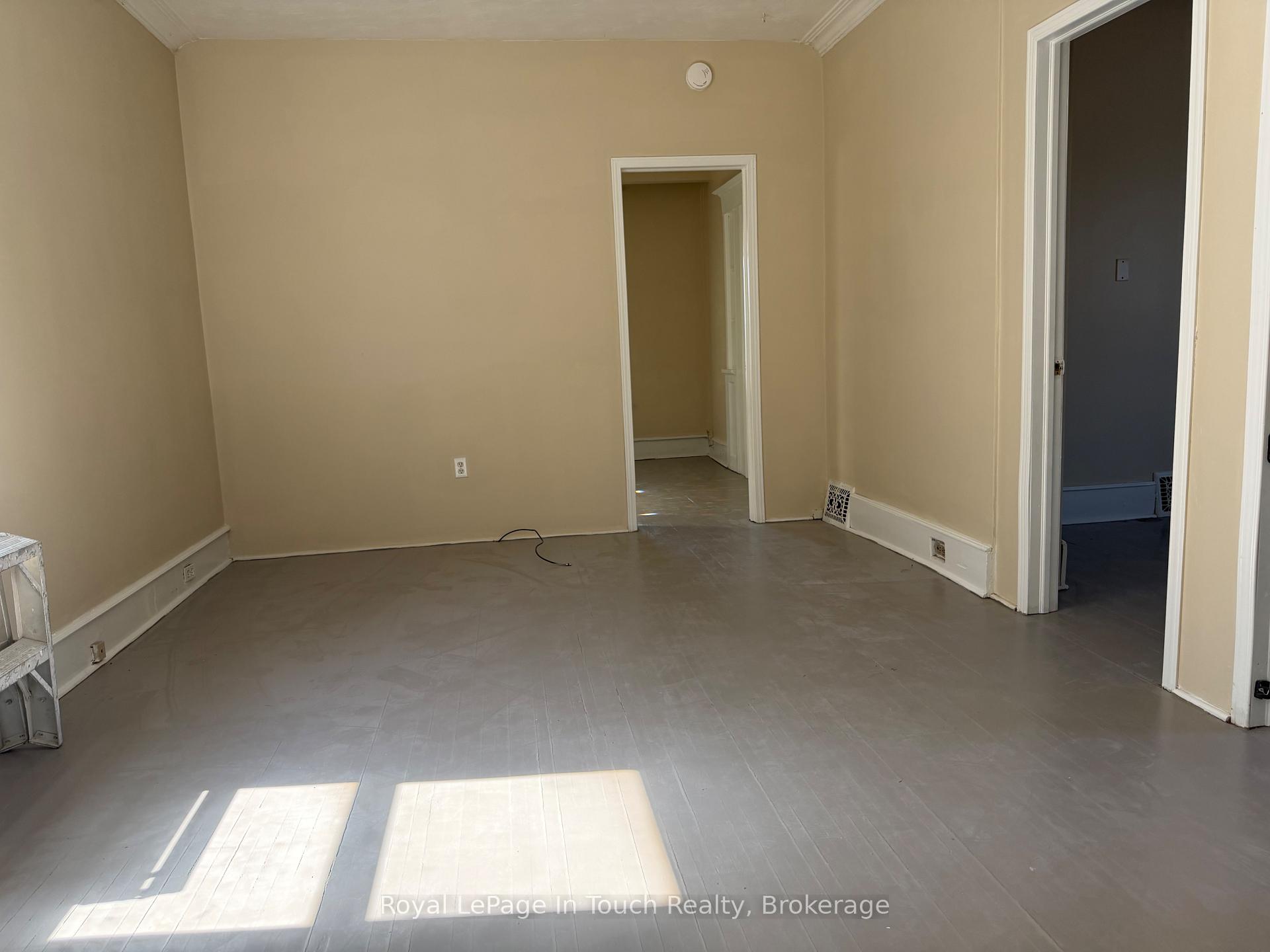 Photo 4 of 519 Yonge Street, Midland — HOMEH