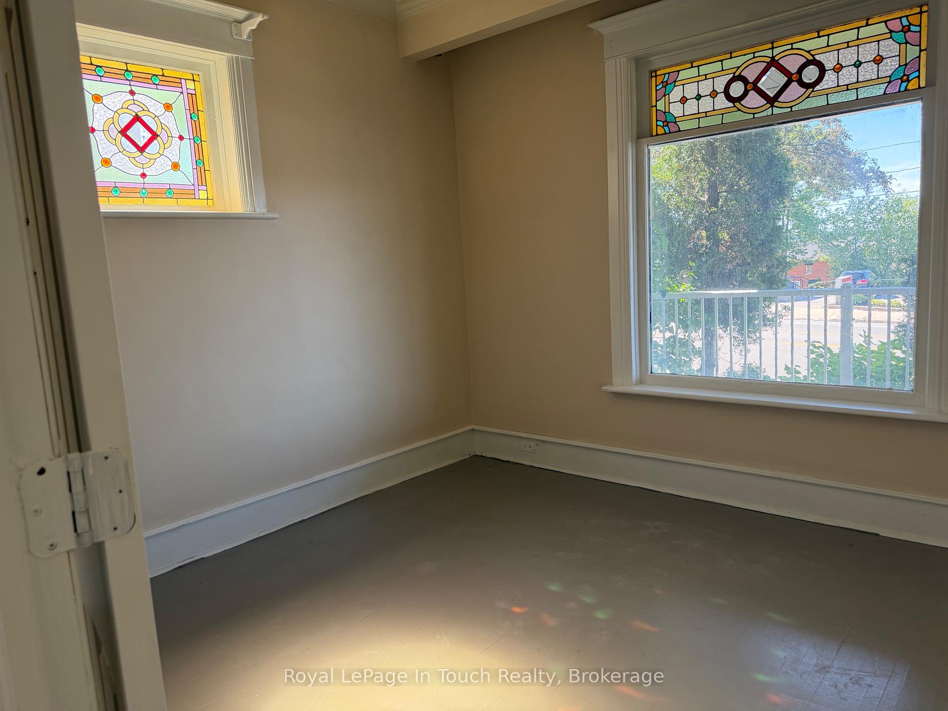 Photo 5 of 519 Yonge Street, Midland — HOMEH