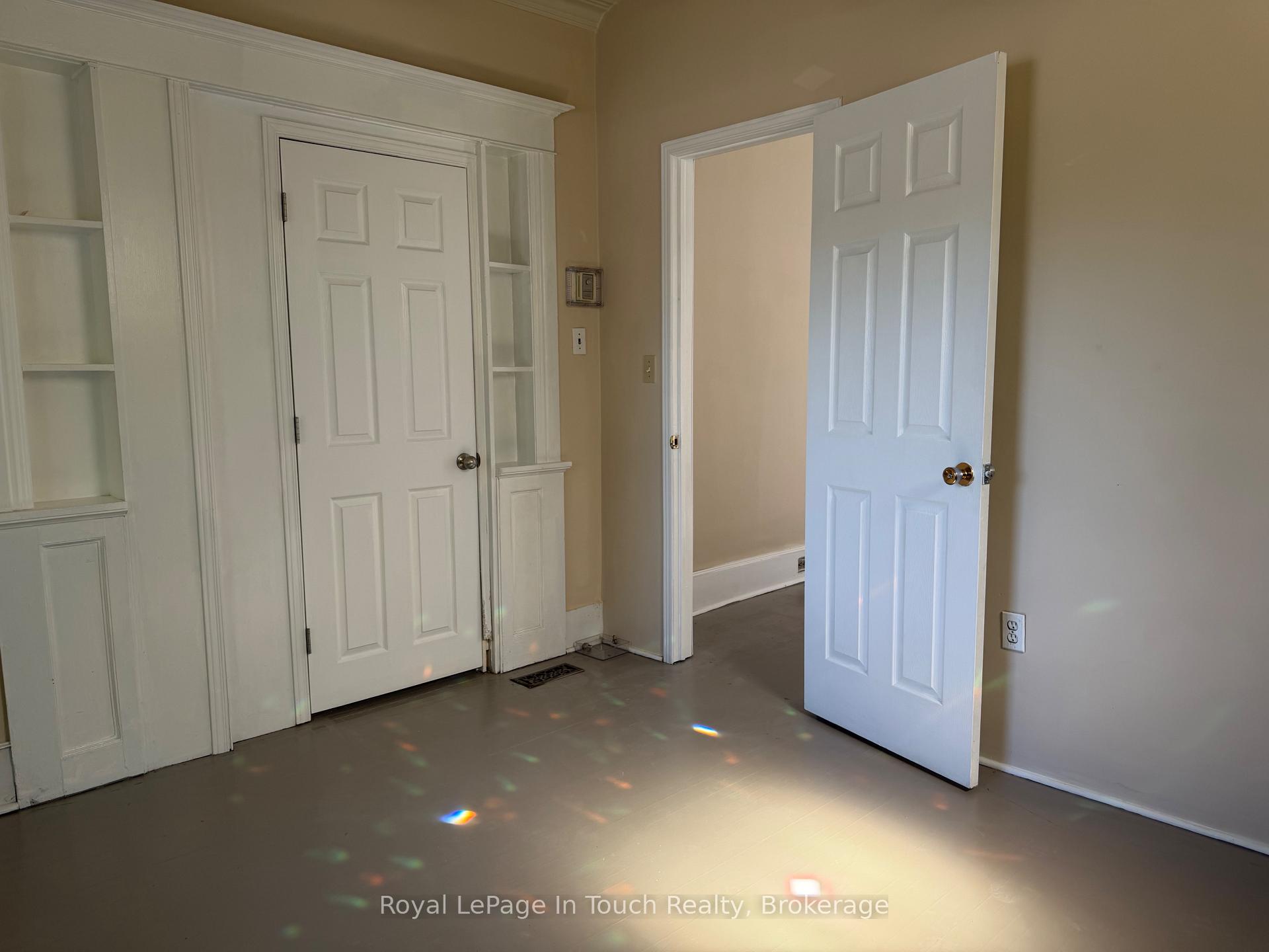 Photo 7 of 519 Yonge Street, Midland — HOMEH