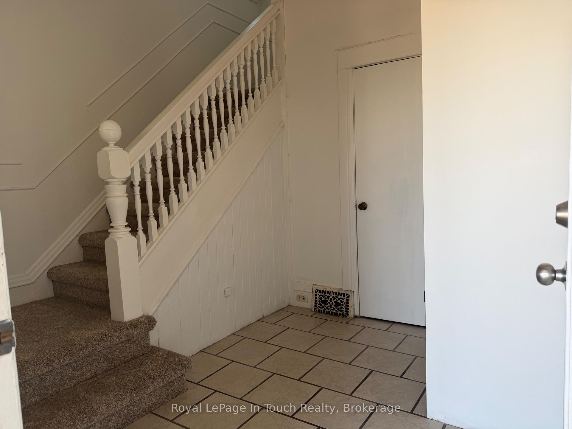 Photo 15 of 519 Yonge Street, Midland — HOMEH