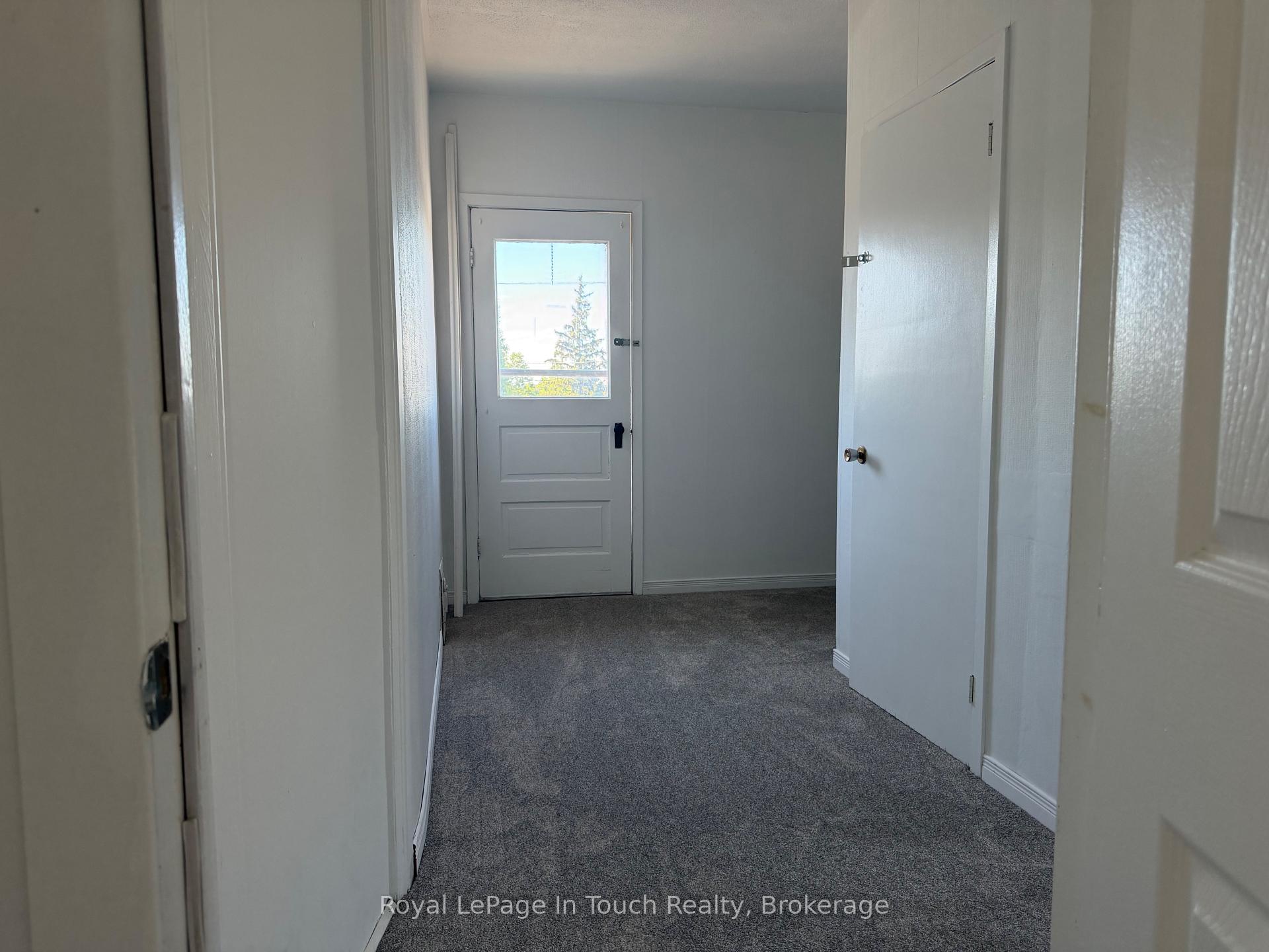 Photo 16 of 519 Yonge Street, Midland — HOMEH
