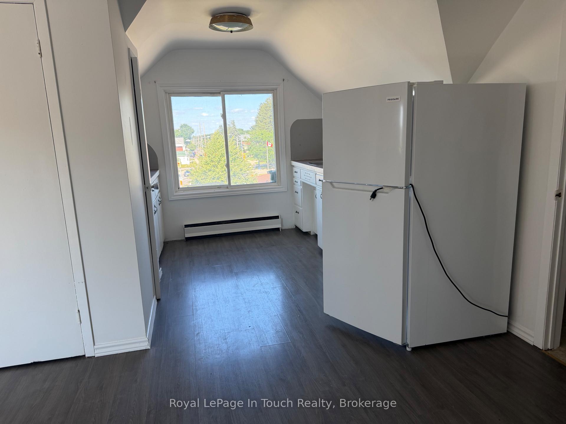 Photo 24 of 519 Yonge Street, Midland — HOMEH