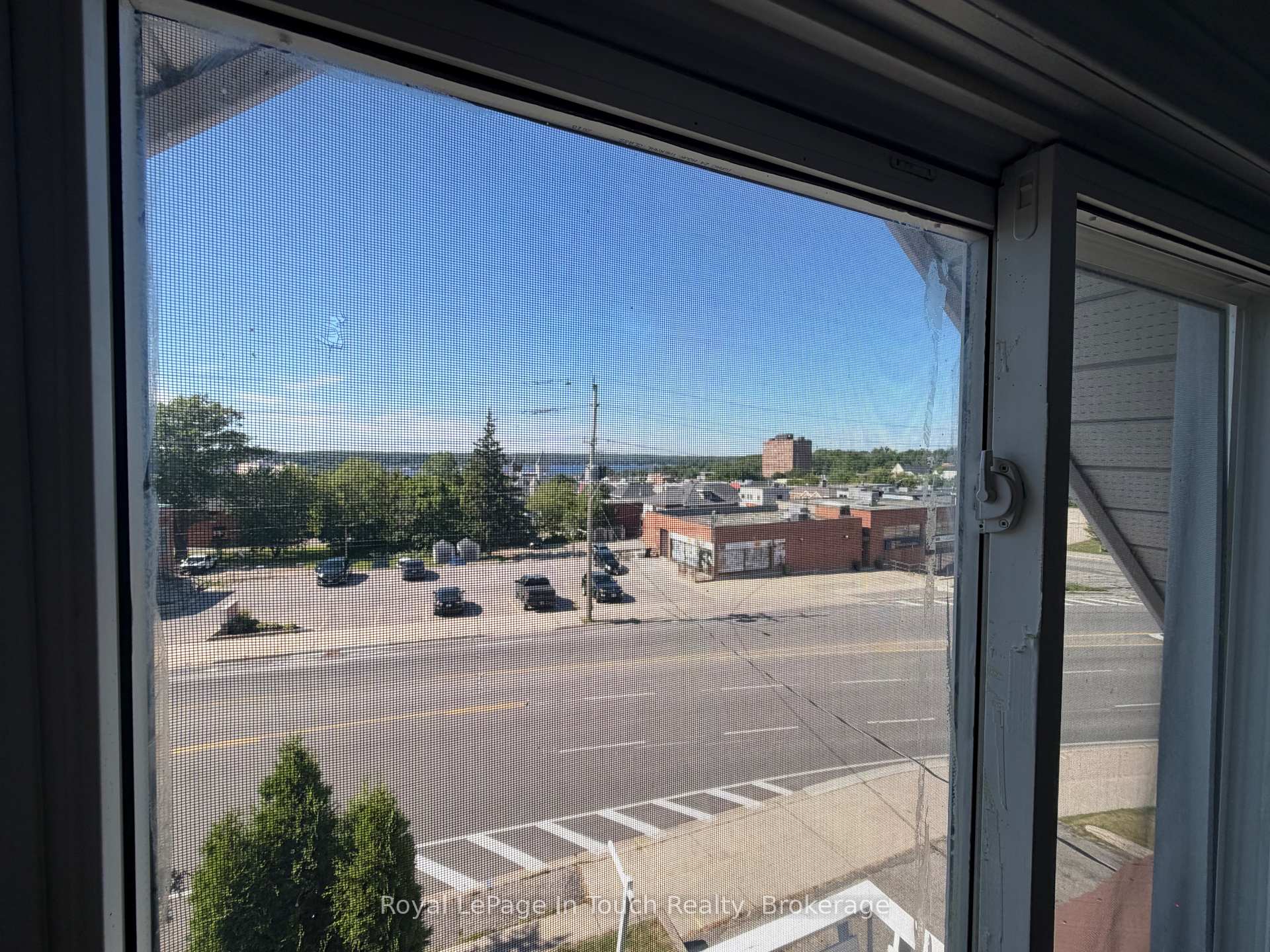 Photo 27 of 519 Yonge Street, Midland — HOMEH
