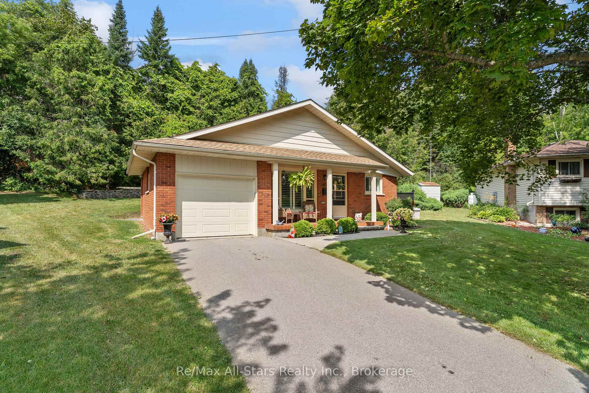 Photo 3 of 45 Janlisda Drive, Kawartha Lakes, Fenelon Falls — HOMEH