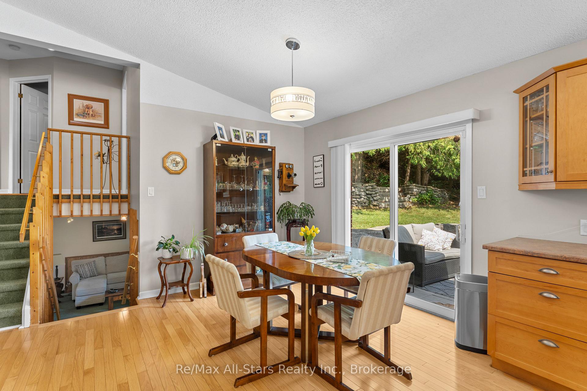 Photo 12 of 45 Janlisda Drive, Kawartha Lakes, Fenelon Falls — HOMEH