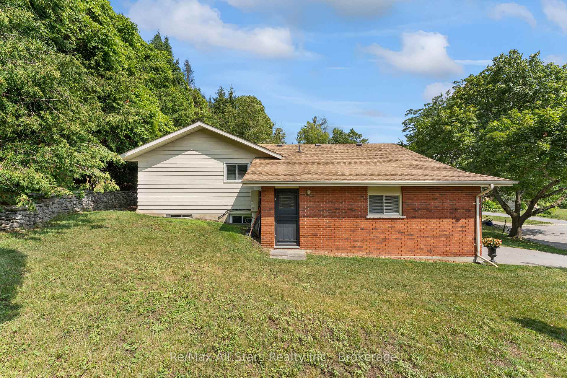 Photo 36 of 45 Janlisda Drive, Kawartha Lakes, Fenelon Falls — HOMEH