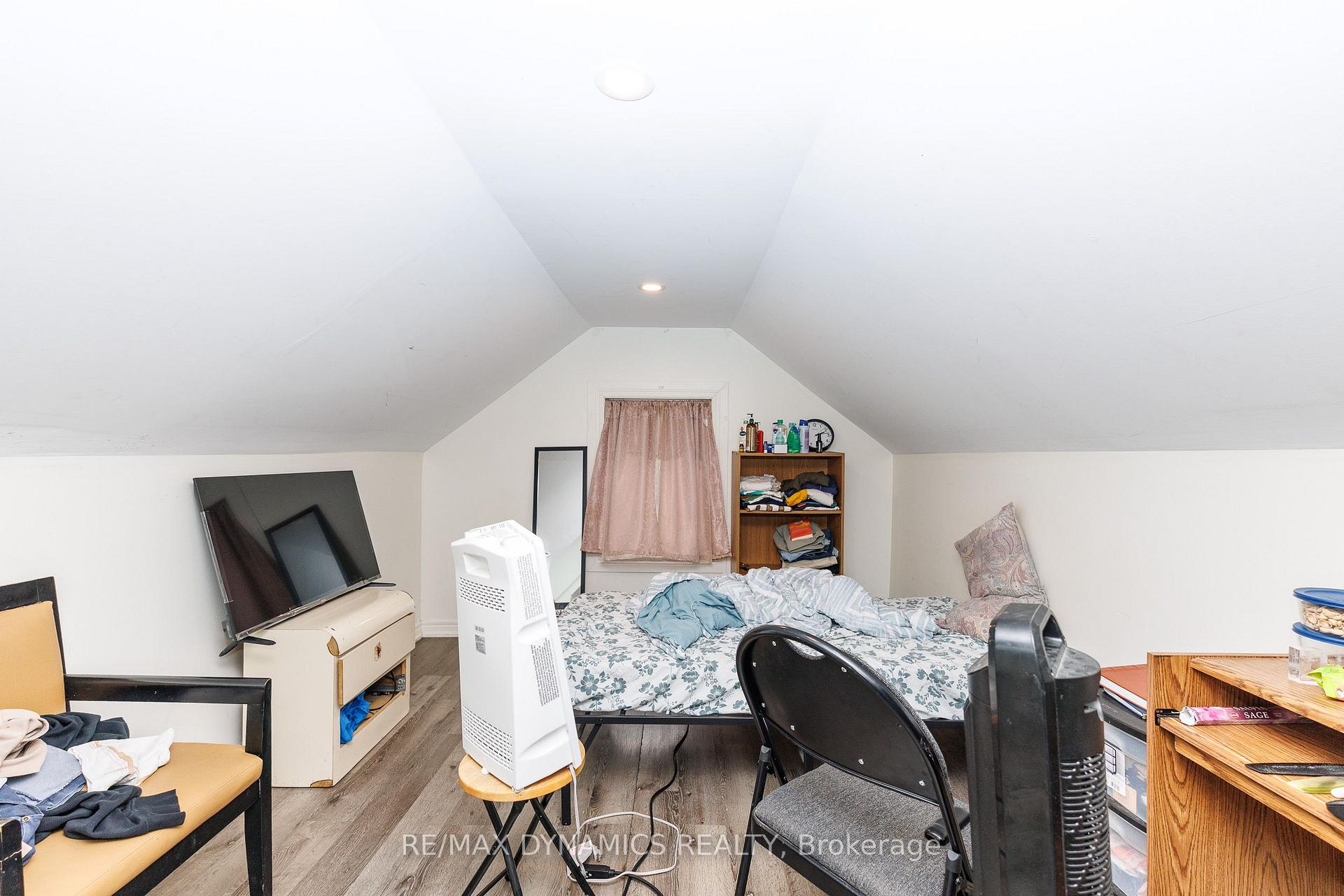 Photo 11 of 4770 Queen Street, Niagara Falls, Downtown — HOMEH