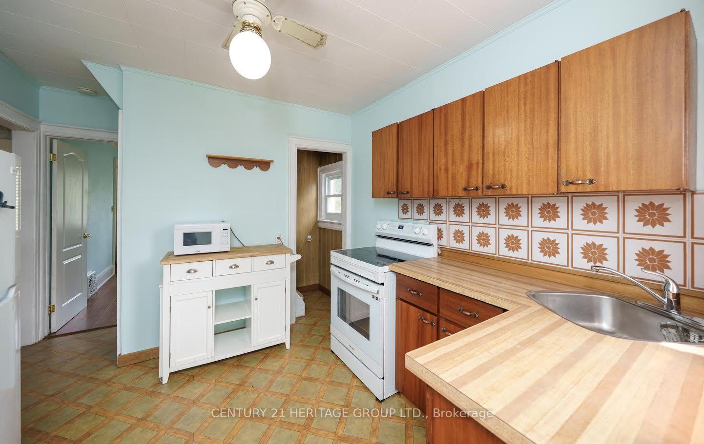 Photo 19 of 203 Hibbert Avenue, Oshawa, Vanier — HOMEH
