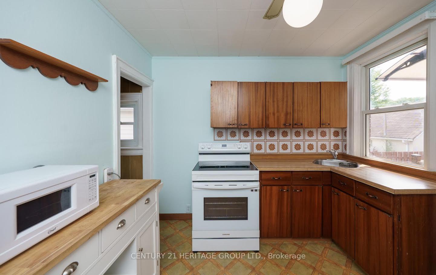 Photo 23 of 203 Hibbert Avenue, Oshawa, Vanier — HOMEH