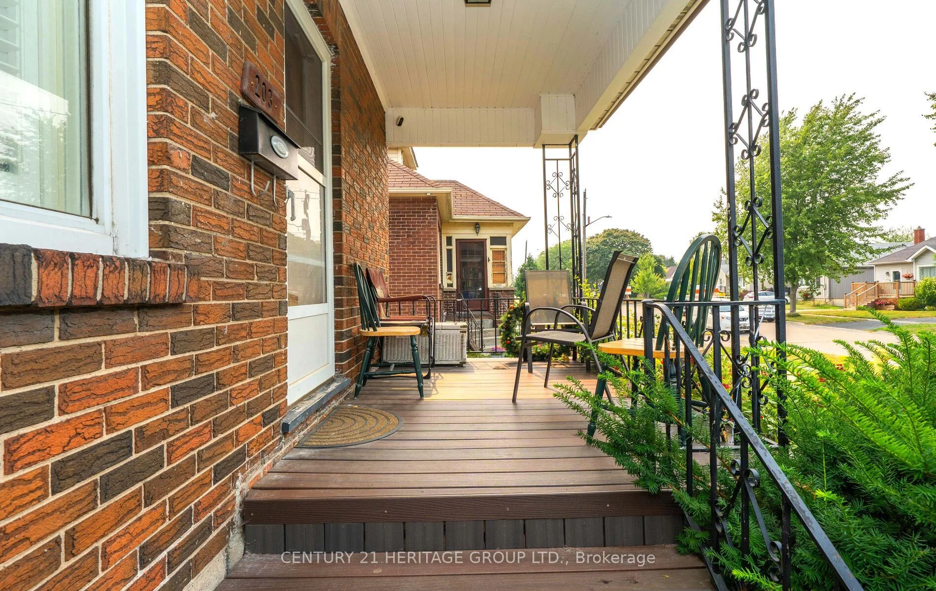 Photo 10 of 203 Hibbert Avenue, Oshawa, Vanier — HOMEH